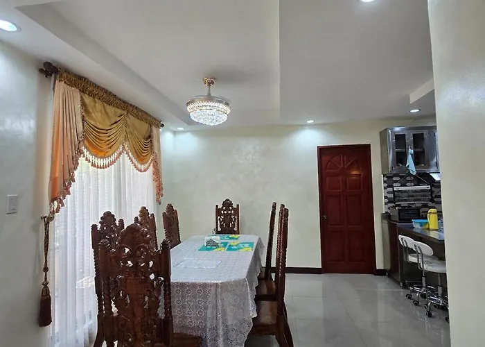 Beautiful Four Bedroom Ferienhaus *