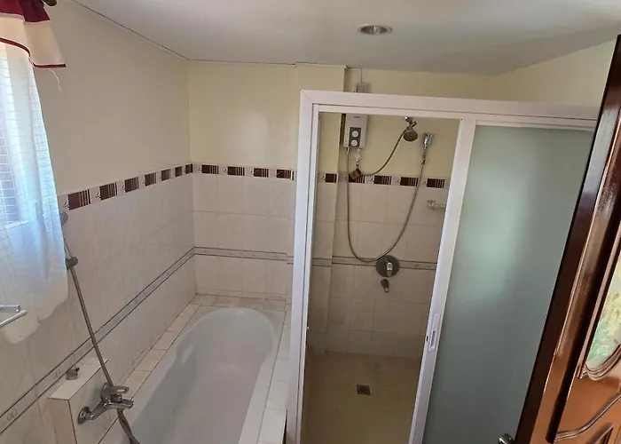 Beautiful Four Bedroom Ferienhaus Talisay (Cebu)