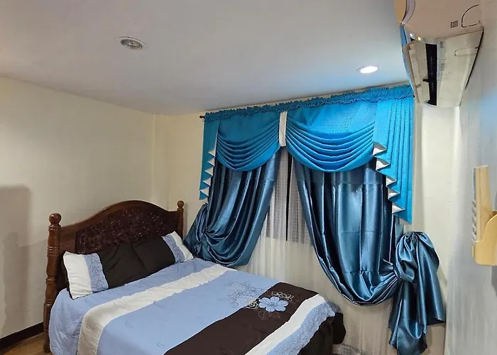 Beautiful Four Bedroom Ferienhaus