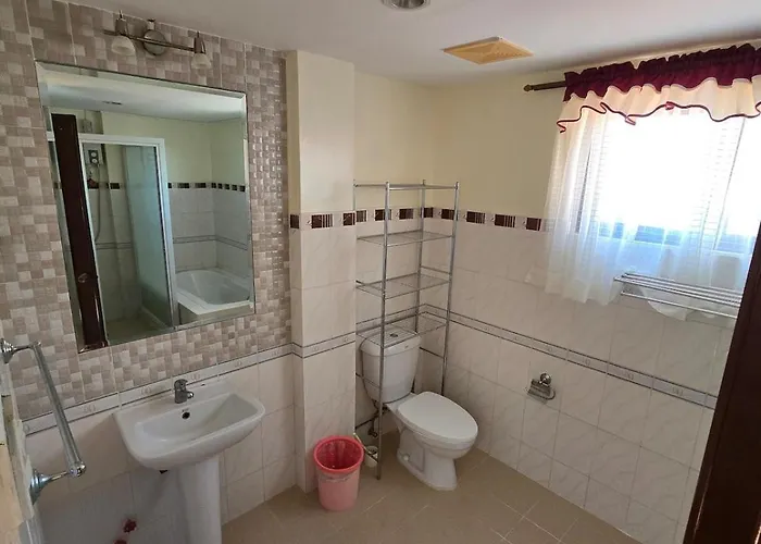 Beautiful Four Bedroom Ferienhaus *